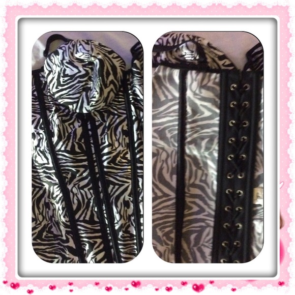 Frederick's  Zebra print