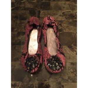 Pink snake skin print flats