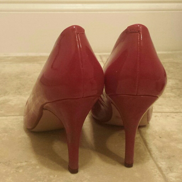 Red pumps - Picture 4 of 4