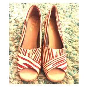 TOMS wedges