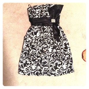 Cocktail dress size small.