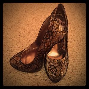 Steve Madden Lace Pumps
