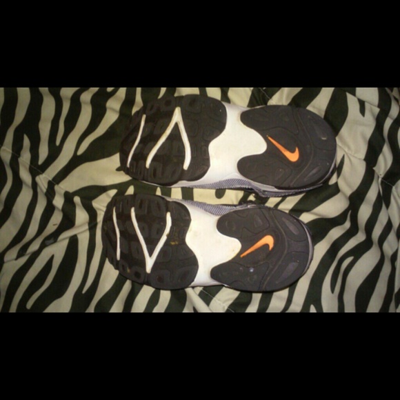 Nikes - Picture 4 of 4