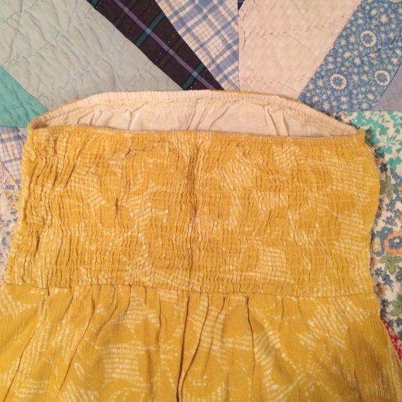 Yellow strapless sundress - Picture 2 of 3