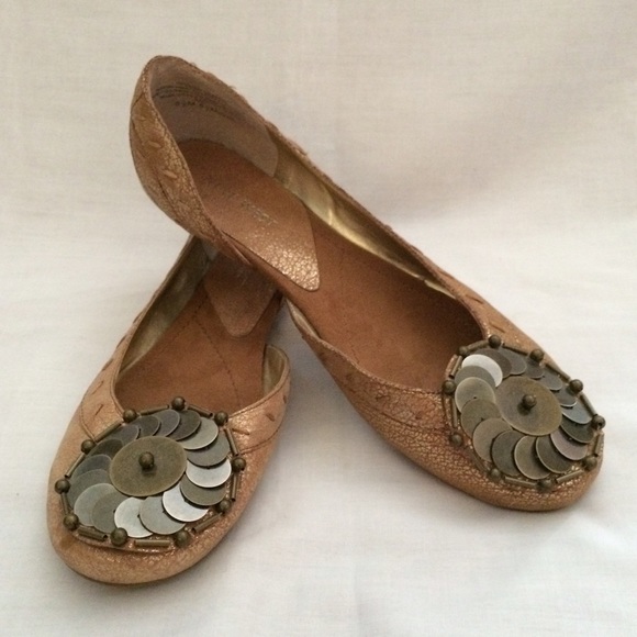 Nine West Beige Flats