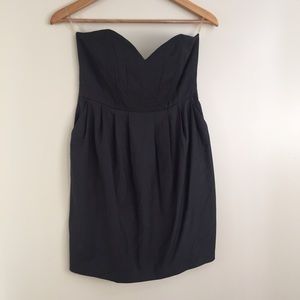 Sweetheart neckline grey dress