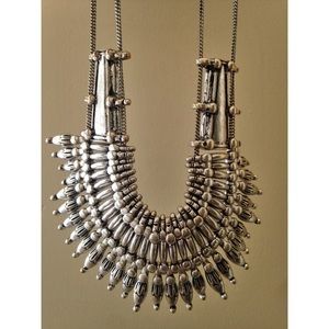Urban Outfitters : Mercer Bib necklace