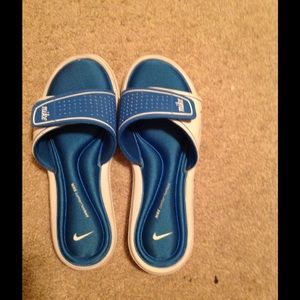 Nike Slide ons