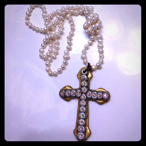 Sookie Sookie Jewelry - Sookie Sookie cross pearl necklace