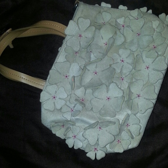 BCBG  Mini Flower hand bag - Picture 4 of 4