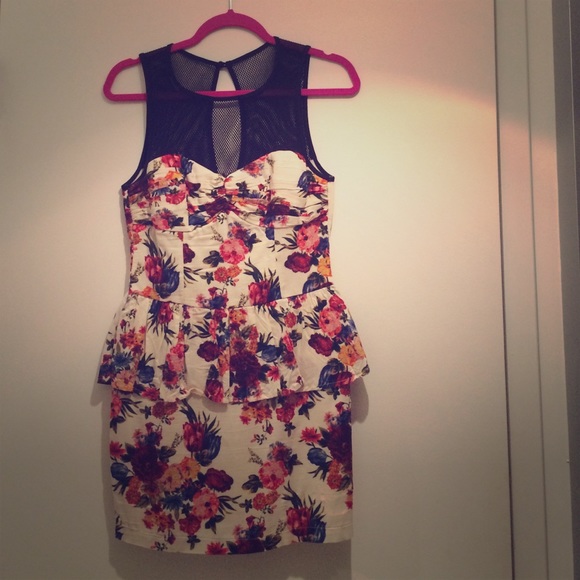 SOLD!!! Sweet sexy curvy Dress