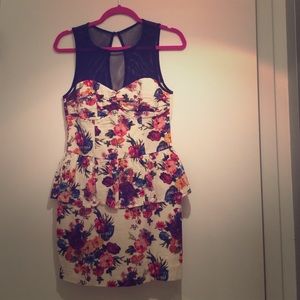 SOLD!!! Sweet sexy curvy Dress