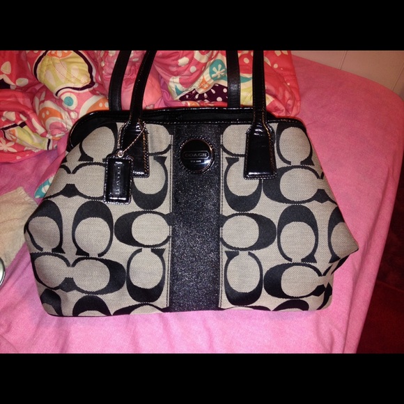 Brand new purse .