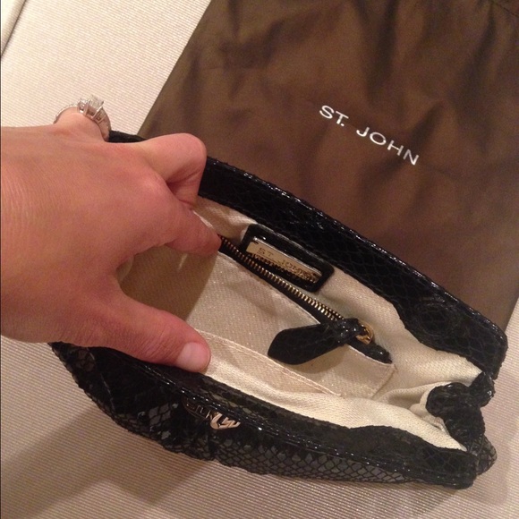 Authentic St. John evening clutch w.gold hardware! - Picture 3 of 4