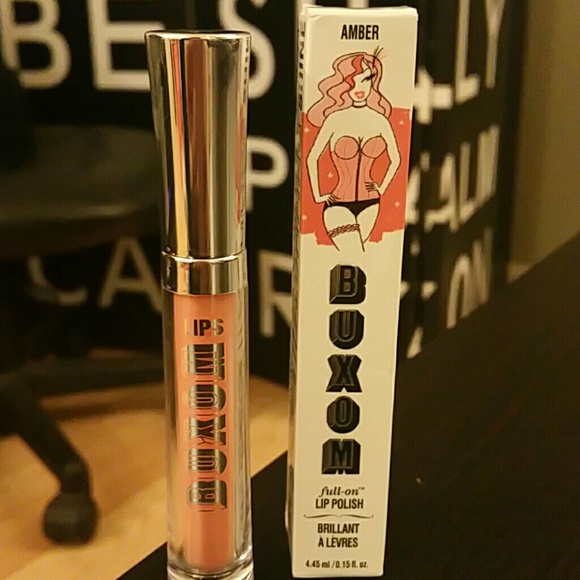 BUXOM lip plumping gloss