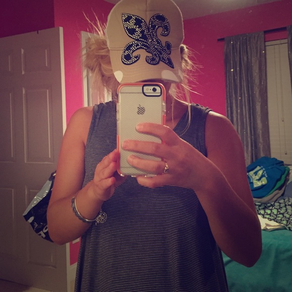 hat - Picture 1 of 3