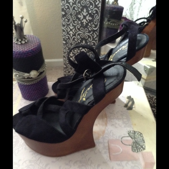 Black heeless wedges - Picture 2 of 4