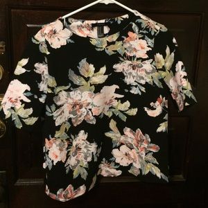 Boxy floral print top with textures fabric