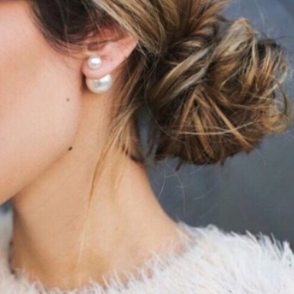 Jewelry - Faux pearl earrings double sided statement white