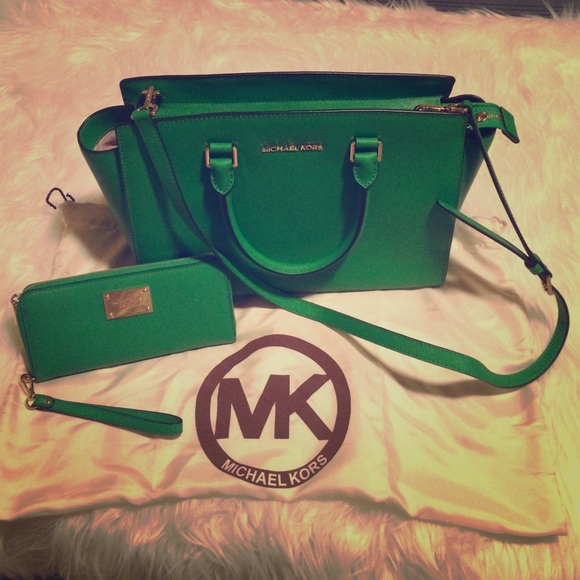 Michael Kors Handbags - 🚫Sold. Michael kors Selma Satchel and wallet