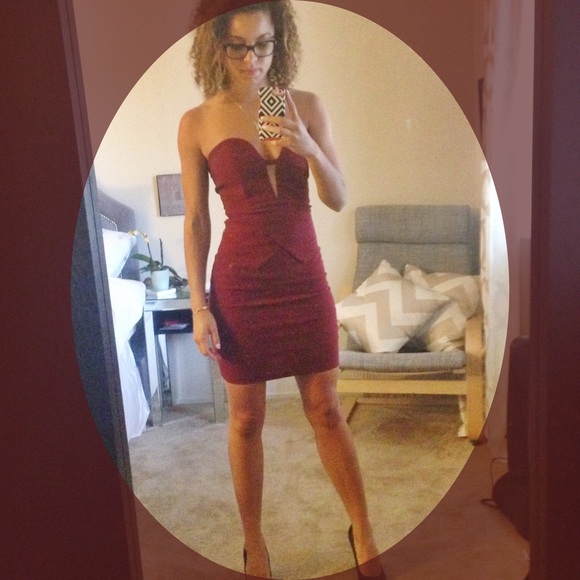 Deep red peplum dress! 😍💃🏽 - Picture 2 of 3