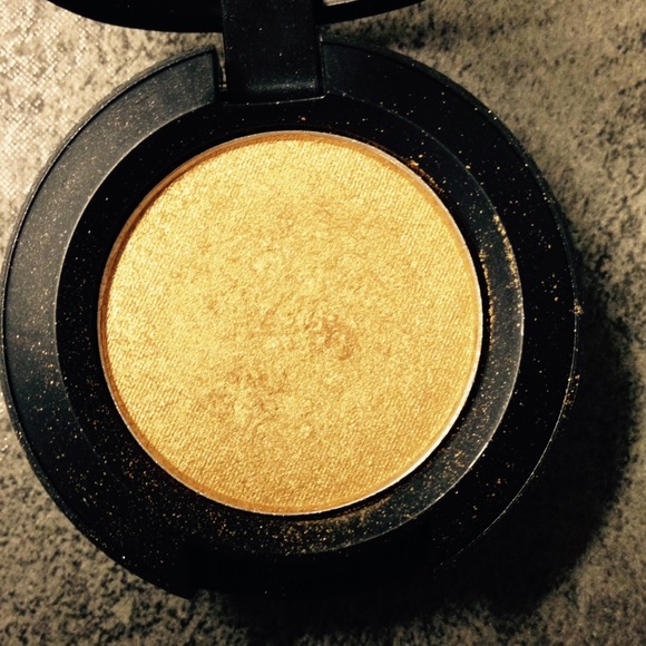 M.A.C eyeshadow - Picture 3 of 4