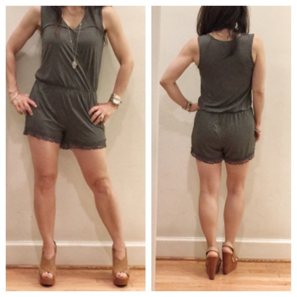 🔴 Grey romper LOWEST PRICE BOGO SALE - Picture 2 of 3