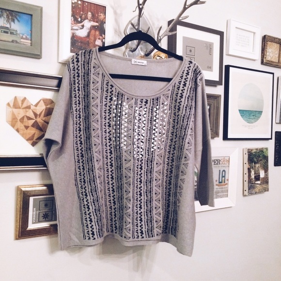 🚫SOLD!  NWOT Cute tribal sweater/top