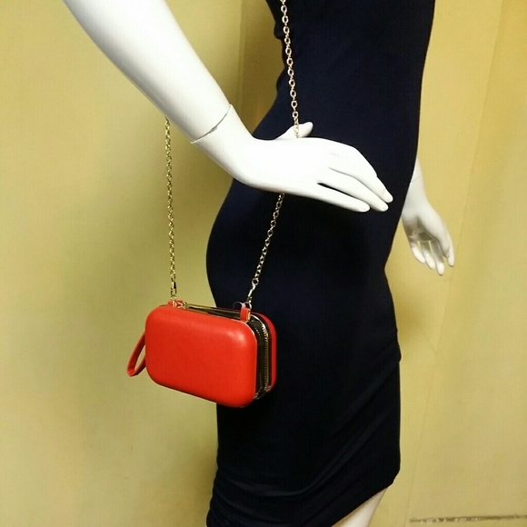 Multi way use clutch bag - Picture 2 of 3