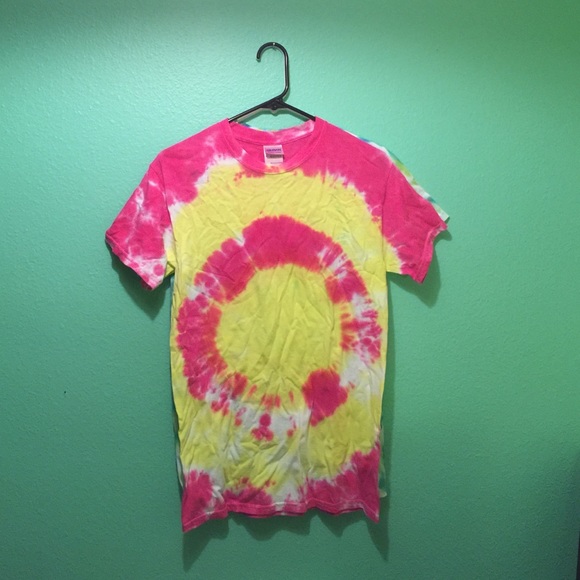 🍍TIE DYE TEE SHIRT BUNDLE🍍 - Picture 2 of 4
