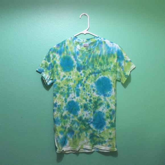 🍍TIE DYE TEE SHIRT BUNDLE🍍 - Picture 3 of 4