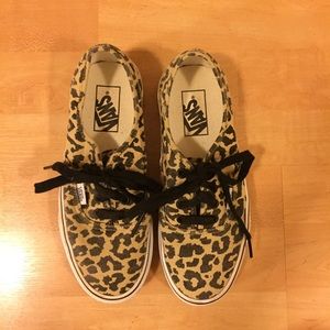 Leopard print Vans