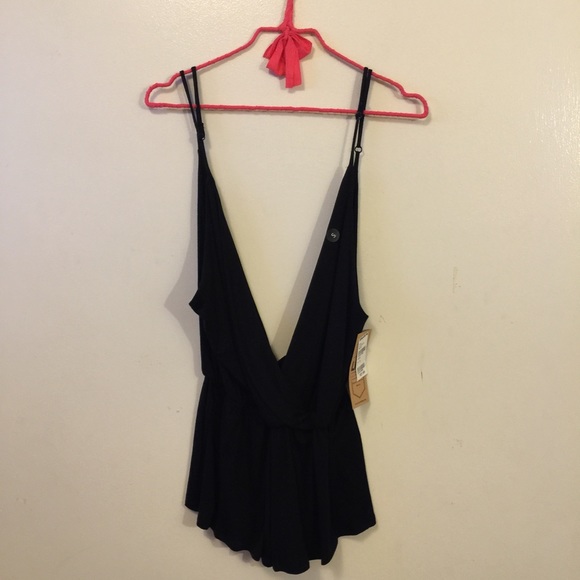 Lira Boardwalk Romper. BNWT - Picture 3 of 3