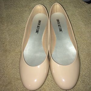 NUDE FLATS