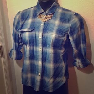 Versatile Blue Print Button Up Top 😎😎