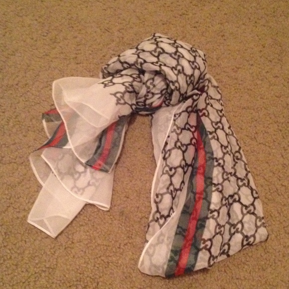 Gucci scarf