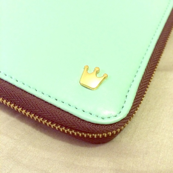 Aqua mint 👑 iPhone case