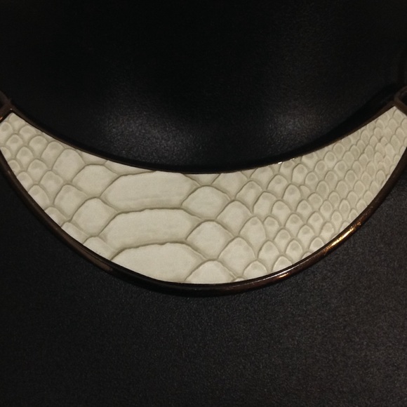 Modern Dark Choker with Crocodile Print 🐊🐊 - Picture 2 of 4