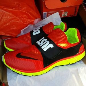 NIKE LUNAR 306 SIZE . Ask me for your size.