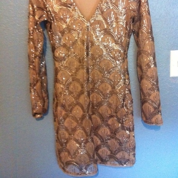 Gold fitted dress - Picture 2 of 4