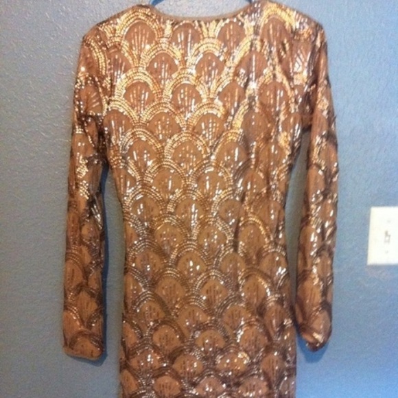 Gold fitted dress - Picture 4 of 4