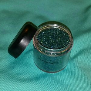 MAC jar pigment