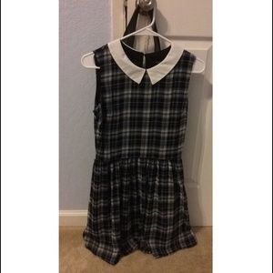 Peter Pan collared plaid dress.
