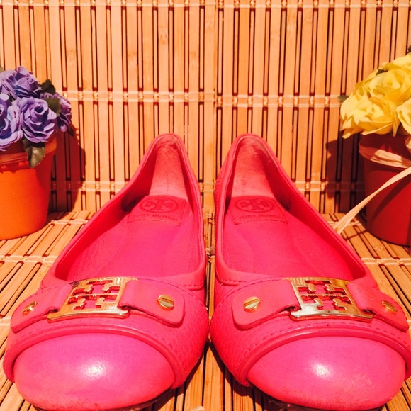 Shoes - Picture 2 of 4