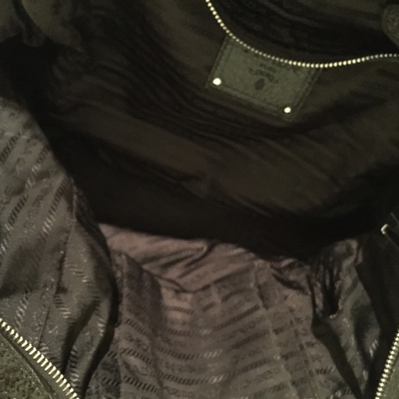 Authentic prada cervo lux chain bag - Picture 3 of 4