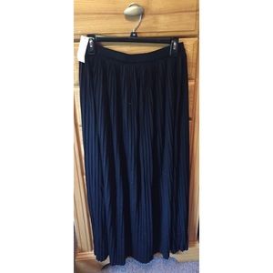 *NEW* Black Pleated A&E Maxi Skirt