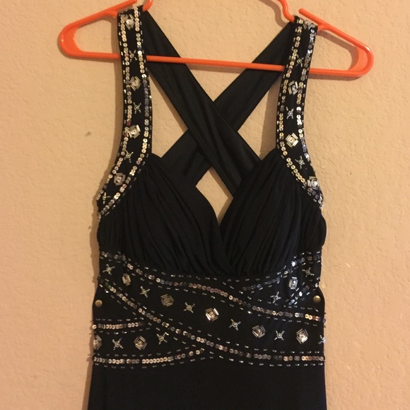 Black floor length formal gown. - Picture 4 of 4