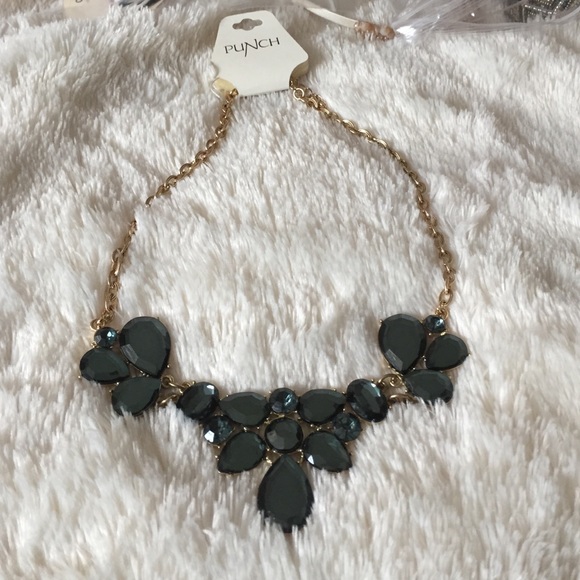 Statement piece necklace