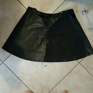 Highwaisted black skirt