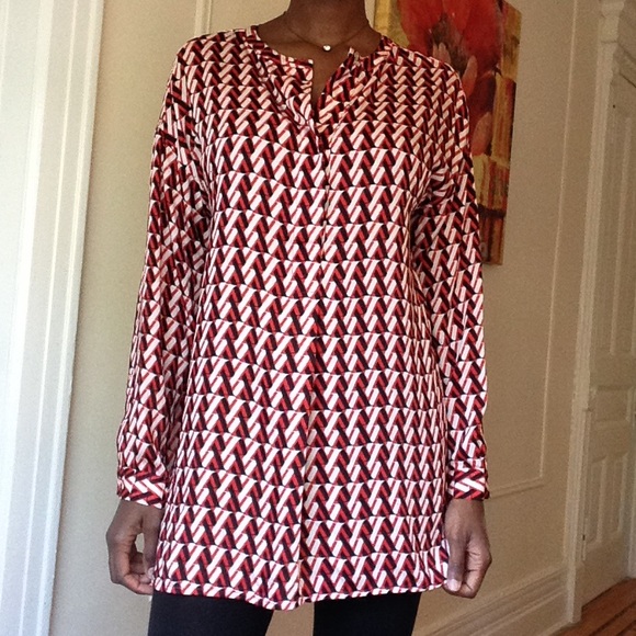 🎉🎉Host Pick 10/26🎉🎉 Tunic Length Silk Top